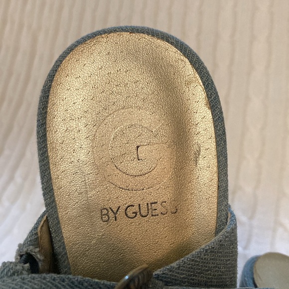 Guess Denim and Wood Heels ~ US Size 7.5 ~ Blue and Brown - Picture 9 of 10